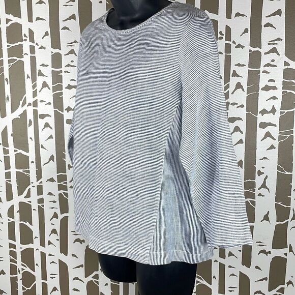 Tahari Linen Button Back Cropped Sleeve Striped Top XS - Picture 3 of 9